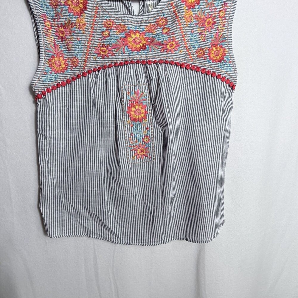 NEW Savanna Jane Blue White Striped Lucky Lane Floral Embroidered Top Size S - Picture 6 of 12